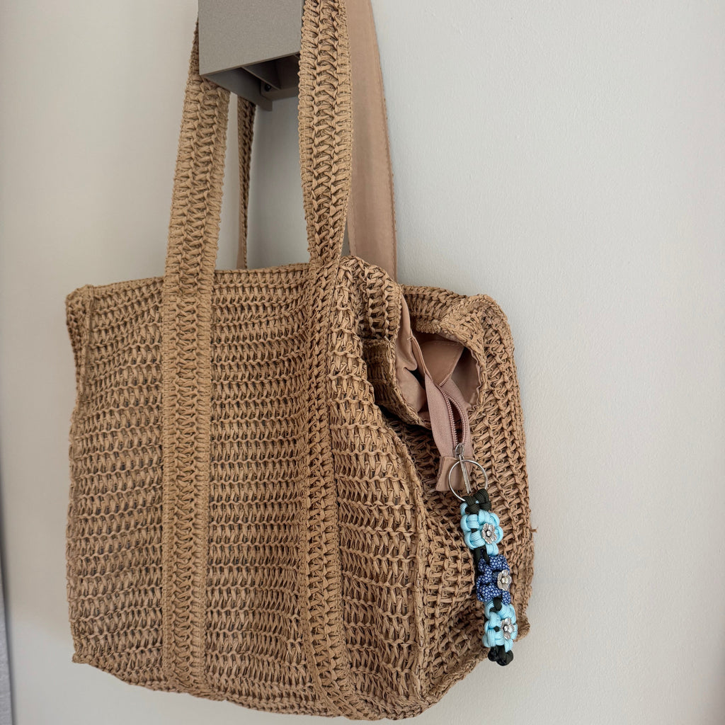 Ontwerp je eigen bloemen sleutelhanger